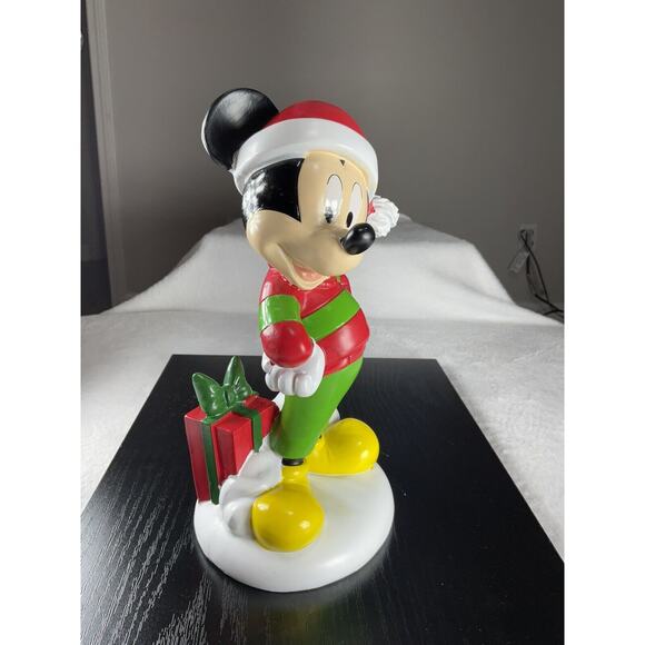 10 In Disney Mickey Mouse w/ Gifts Christmas Resin Figurine New Hard to Find! - Picture 6 of 8